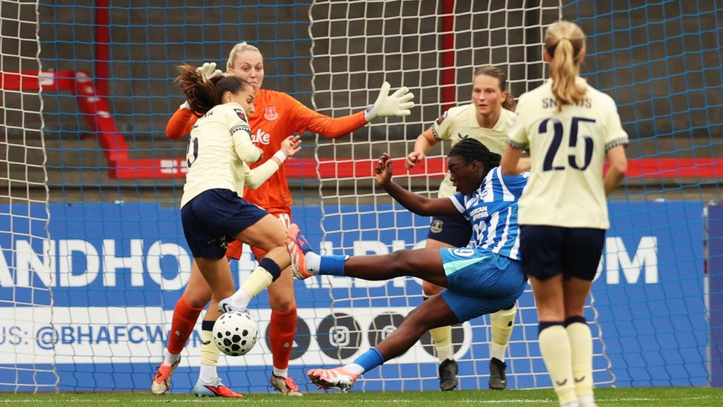 Michelle Agyemang mencetak gol pertamanya di Women’s Super League musim ini saat Brighton mengamankan kemenangan tipis atas Everton