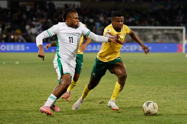 Harapan Afrika Selatan untuk Piala Dunia pupus setelah FIFA menjatuhkan sanksi kepada Bafana atas Mokoena